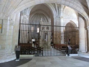 修道院の内部